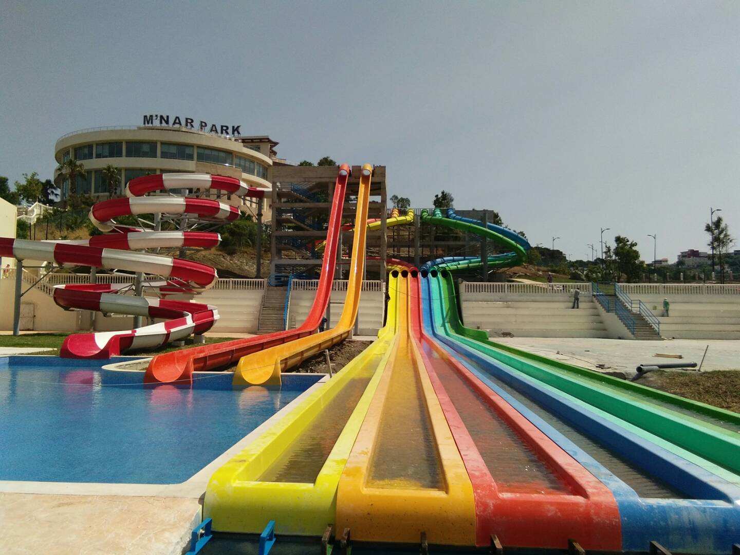 摩洛哥丹吉爾M'nar水上樂園 人工造浪設(shè)備的成功應用與設(shè)備廠家的專業(yè)合作